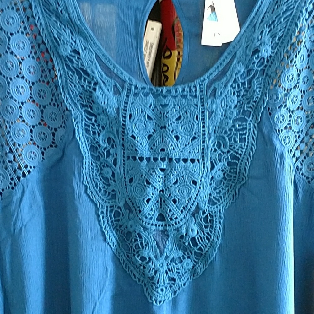 Aqua Colored Top - Picture 2 of 4